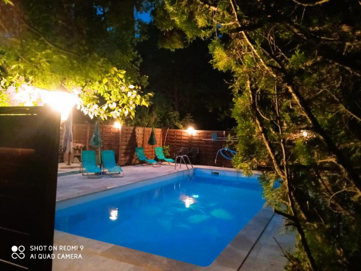 Chambre Independante Piscine, Parc, Cuisine... Brezilhac Ngoại thất bức ảnh
